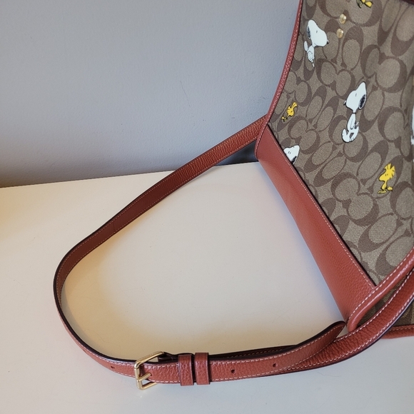 Coach X Peanuts Dempsey Carryall, BNWOT - Picture 11 of 11